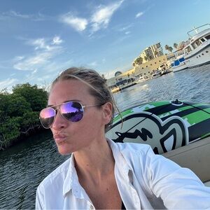 Meet your Posher, Nicholle